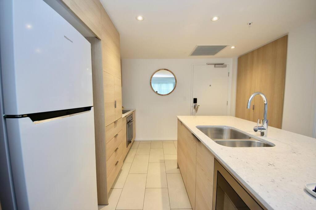 Apartment Luxury Beaches Broadbeach 906