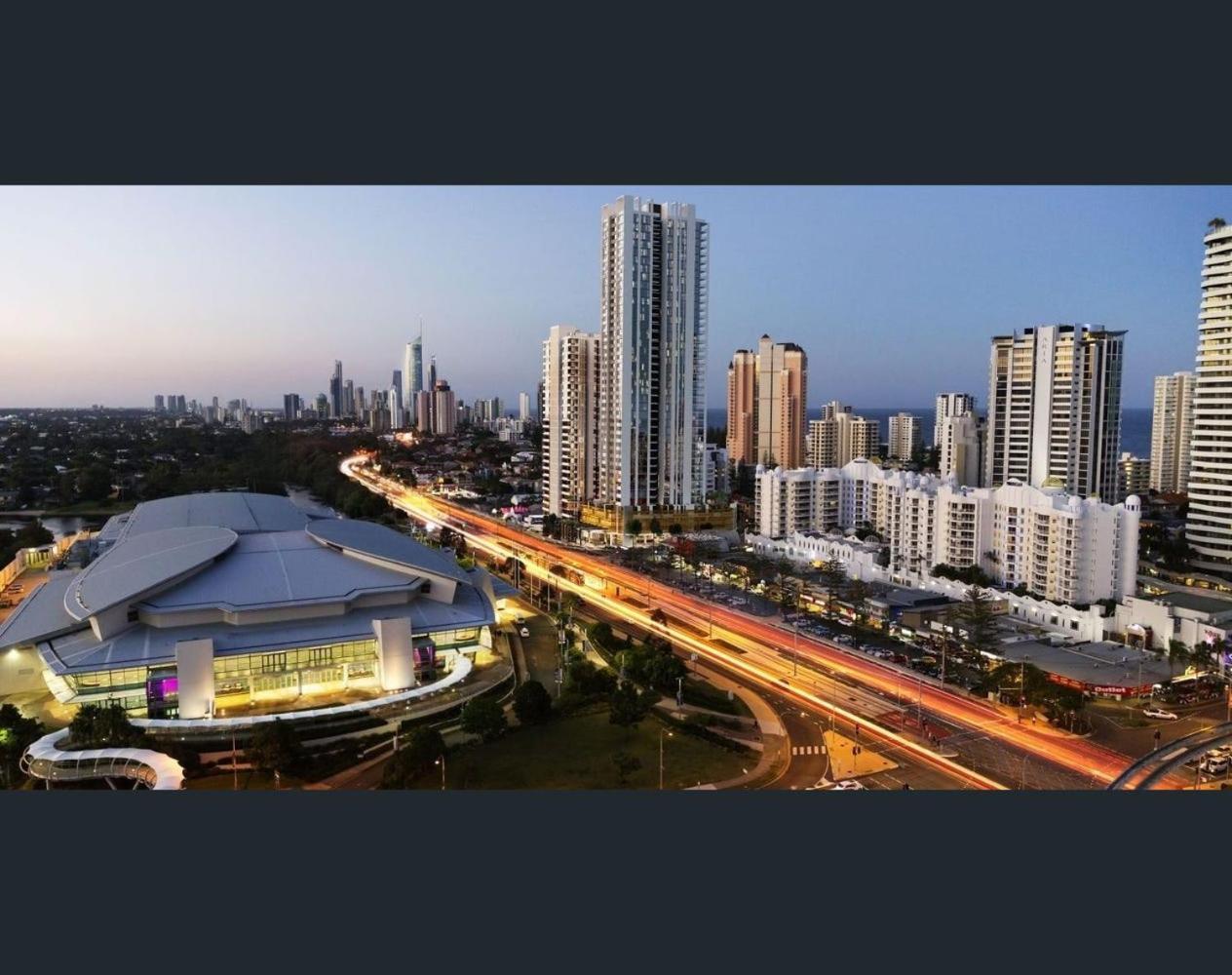 Luxury Beaches Broadbeach 906 * Gold Coast