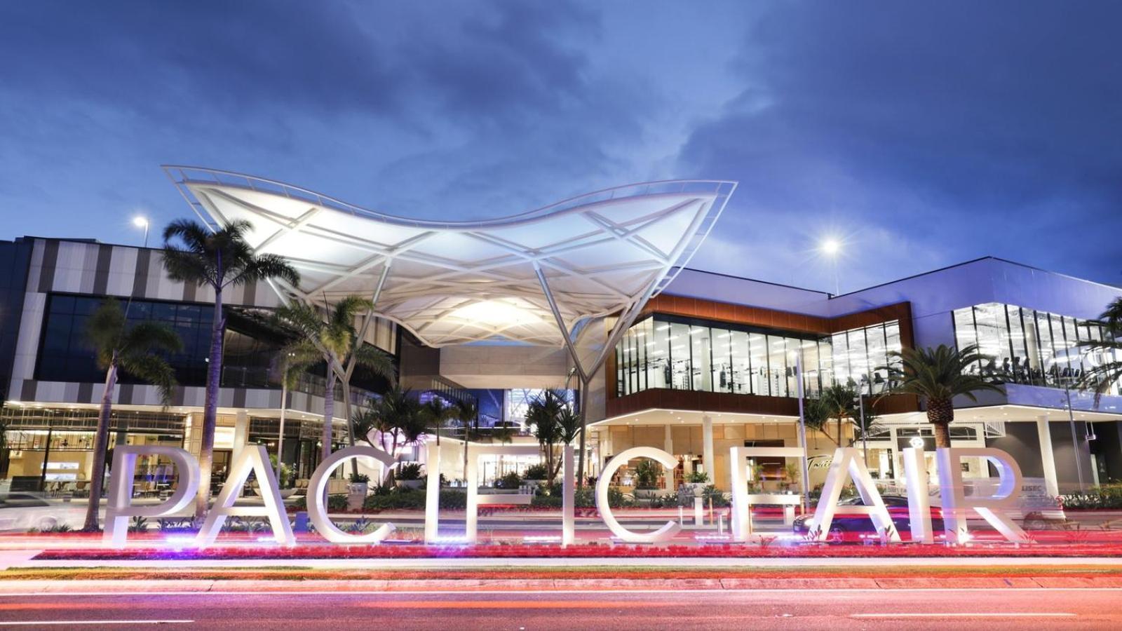 Luxury Beaches Broadbeach 906 *