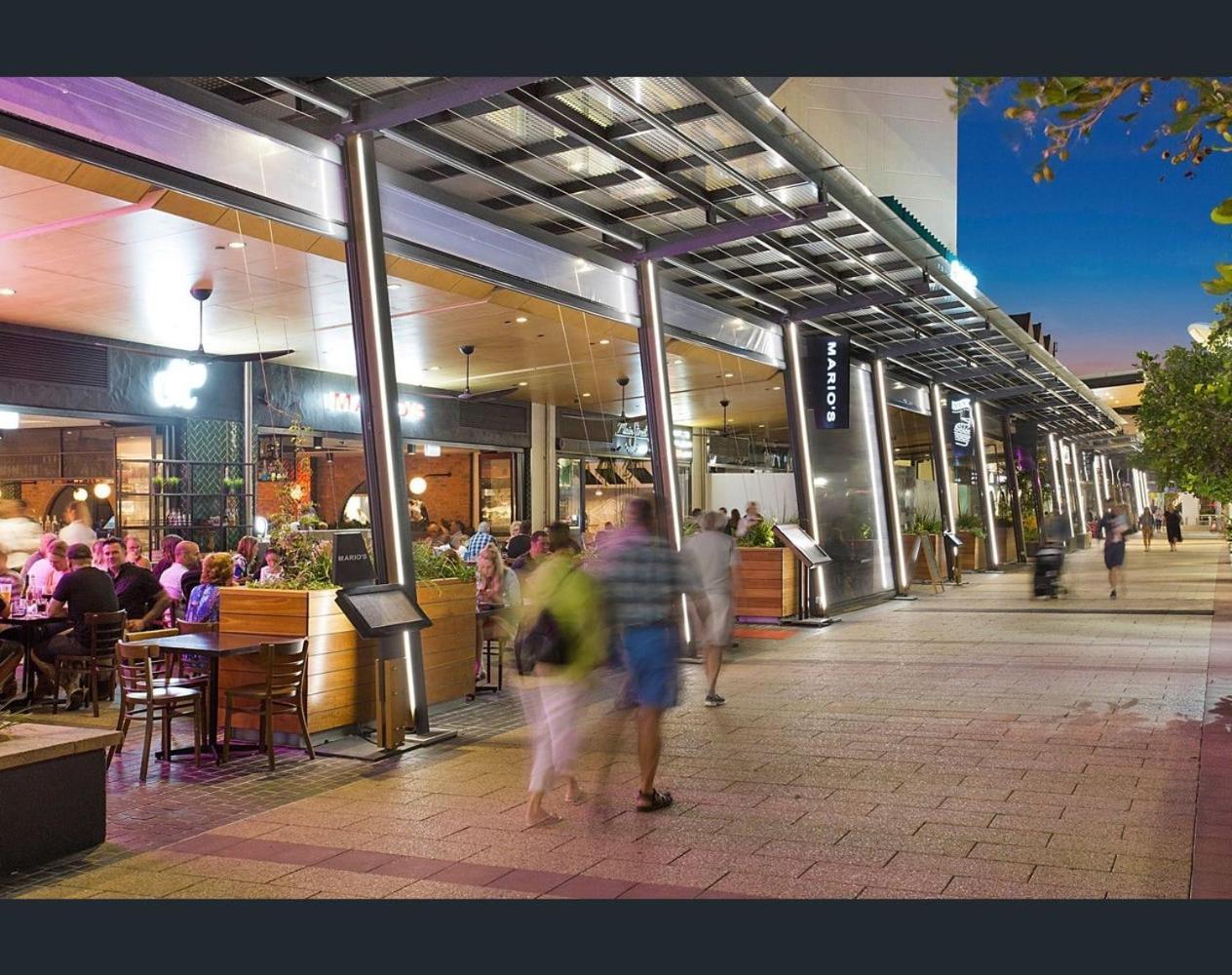 Luxury Beaches Broadbeach 906 Apartment *