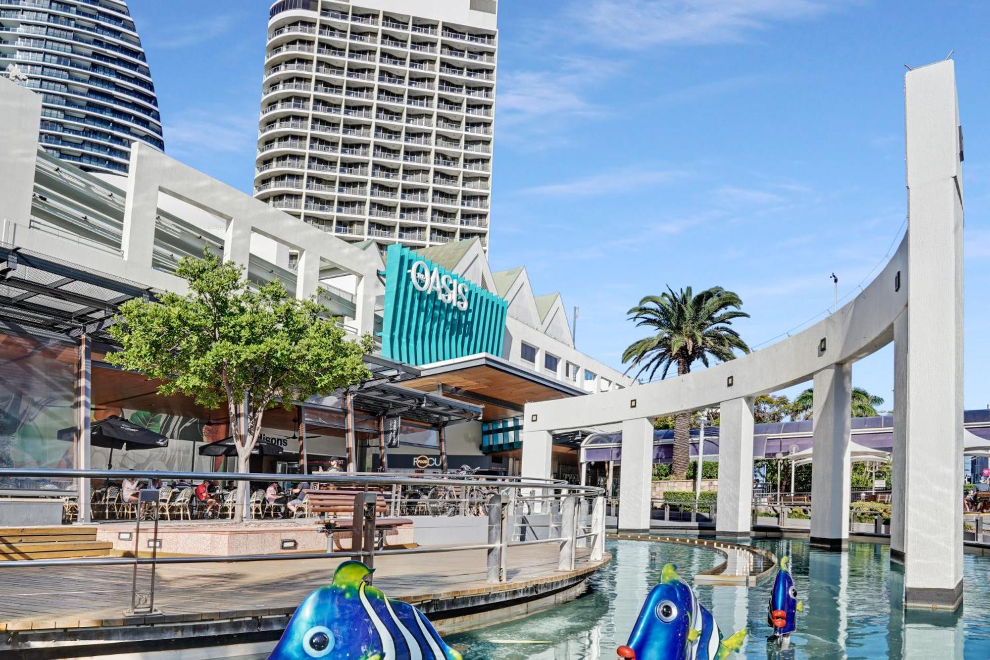 Luxury Beaches Broadbeach 906 Apartment *